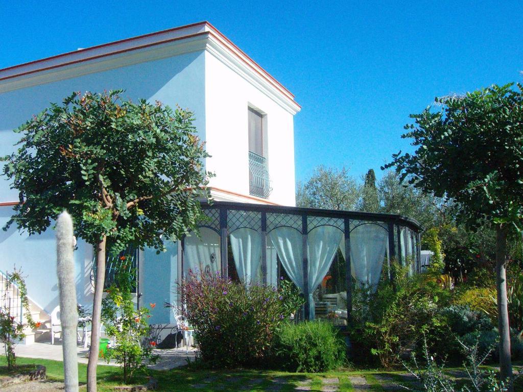 Hotel Il Giardino Del Te Barletta Exterior foto